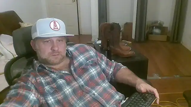 poundyouout69 online show from 02/15/26, 01:13