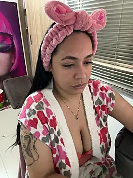 marta201 alfaro online show from 02/07/25, 05:40