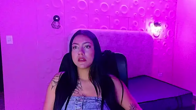 Susy thomson online show from 10/13/25, 04:18