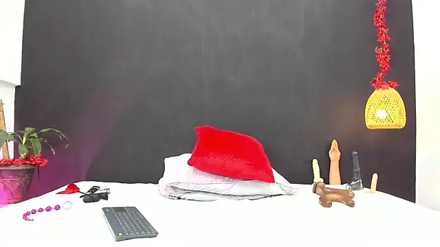 Luna smit08 online show from 10/06/25, 09:01