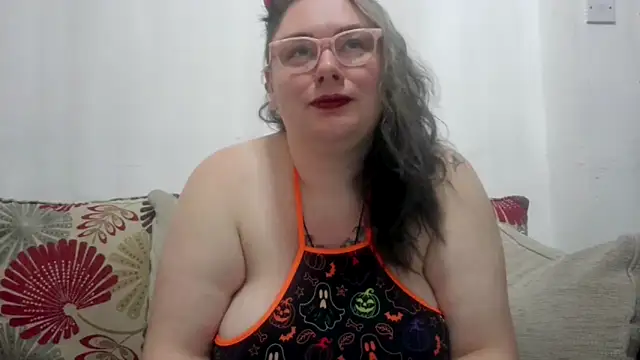 Bustycurves online show from 10/24/25, 09:33