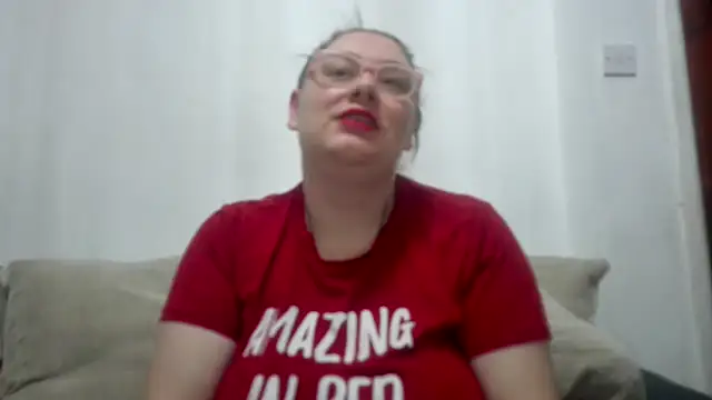 Bustycurves online show from 10/25/25, 10:37