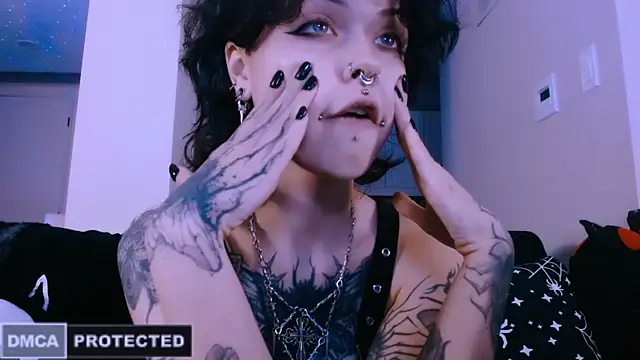 NaughtyLittleFox online show from 03/29/26, 06:13