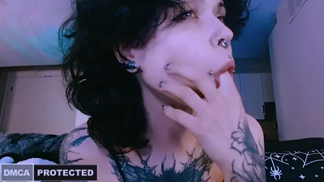 NaughtyLittleFox online show from 04/22/26, 08:06