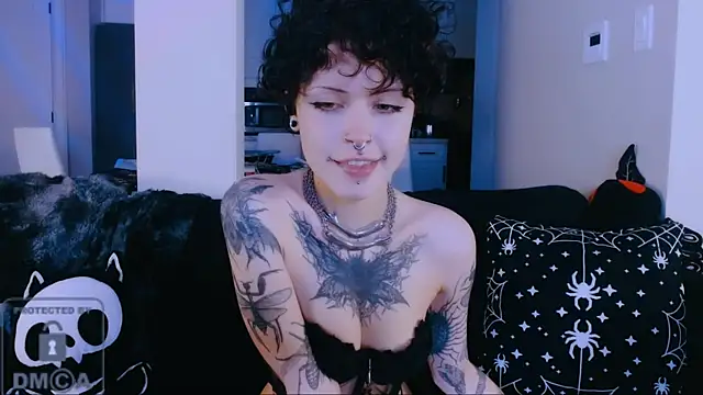 NaughtyLittleFox online show from 07/07/26, 04:48