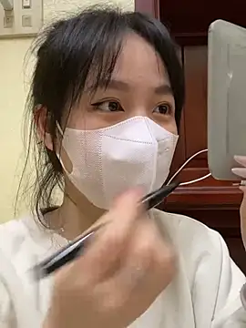 Snapshot of minmin2kk5 chatting on 02/02/25, 03:07 minmin2kk5 online show from 02/02/25, 03:07