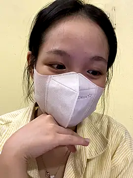 Snapshot of minmin2kk5 chatting on 10/06/25, 04:48 minmin2kk5 online show from 10/06/25, 04:48