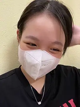 Snapshot of minmin2kk5 chatting on 10/16/25, 02:51 minmin2kk5 online show from 10/16/25, 02:51