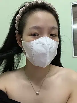 Snapshot of minmin2kk5 chatting on 10/19/25, 01:39 minmin2kk5 online show from 10/19/25, 01:39