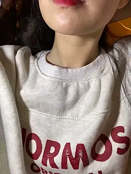 minmin2kk5 online show from 11/11/25, 03:34