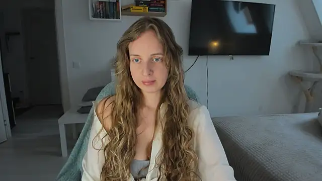 violet blue eyes online show from 11/11/25, 12:05