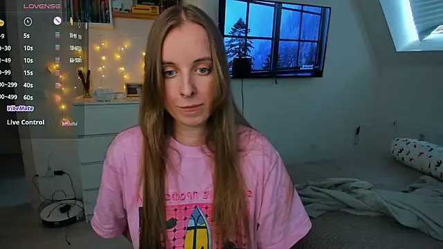 violet blue eyes online show from 03/09/26, 12:53