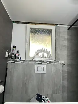 Livewithlucy online show from 12/31/24, 12:36