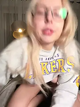 Livewithlucy online show from 02/09/26, 07:01