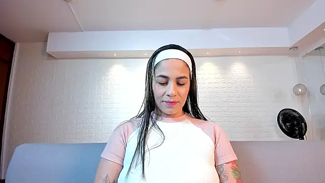 violet scott online show from 11/22/25, 10:36