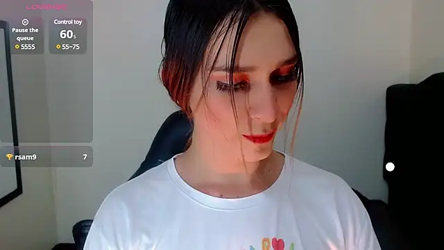 Snapshot of la_ratona_1 chatting on 02/13/25, 01:50 la ratona 1 online show from 02/13/25, 01:50