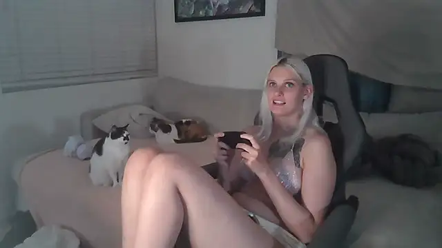 Snapshot of BonnieBazz chatting on 03/20/25, 02:40 BonnieBazz online show from 03/20/25, 02:40