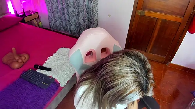 Yelena mutiz online show from 12/30/24, 01:14