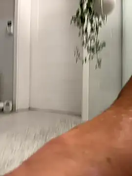 Snapshot of rafkie@xh chatting on 10/11/25, 08:51 rafkiexh online show from 10/11/25, 08:51