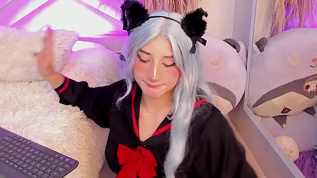 miia  baker online show from 09/15/25, 12:16