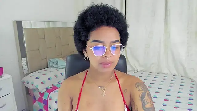 Snapshot of gretell_evans chatting on 12/18/24, 12:32 gretell evans online show from 12/18/24, 12:32