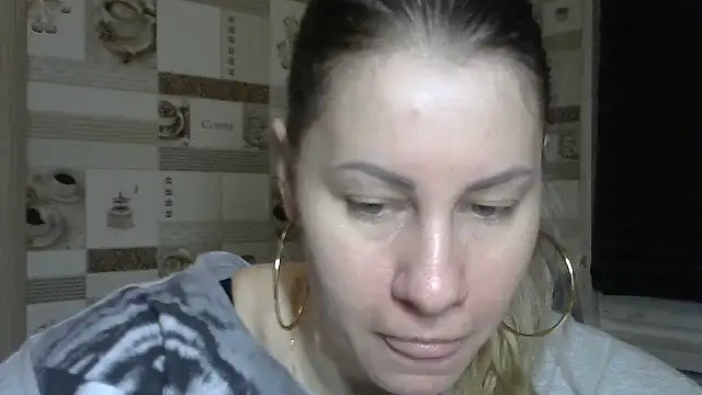 TherestlessKitty online show from 11/29/25, 10:24