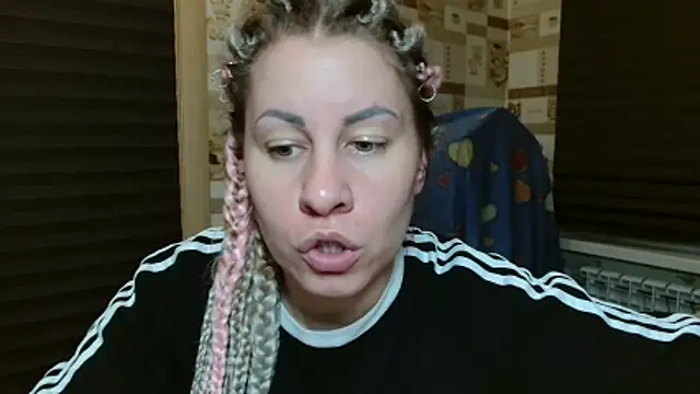Snapshot of TherestlessKitty chatting on 05/12/26, 10:29 TherestlessKitty online show from 05/12/26, 10:29