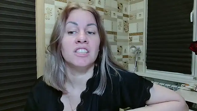 Snapshot of TherestlessKitty chatting on 06/04/26, 10:16 TherestlessKitty online show from 06/04/26, 10:16
