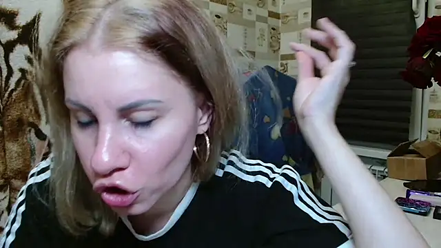 Snapshot of TherestlessKitty chatting on 06/14/26, 10:45 TherestlessKitty online show from 06/14/26, 10:45
