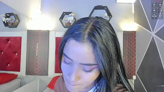 Snapshot of Karoll014 chatting on 05/26/26, 12:12 Karoll014 online show from 05/26/26, 12:12