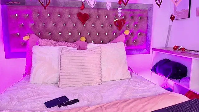 Tayzon Foxxx online show from 02/13/26, 01:18