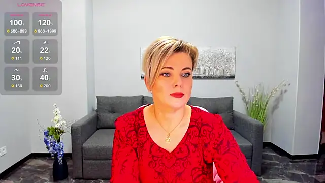 Julia Wilsone online show from 11/30/25, 07:23