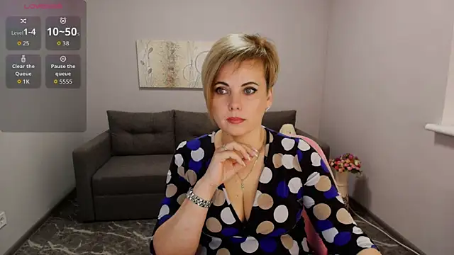 Julia Wilsone online show from 02/06/26, 07:02