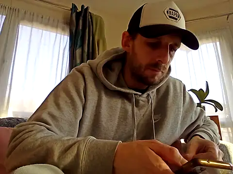 Snapshot of HungKing88 chatting on 01/16/25, 12:42 HungKing88 online show from 01/16/25, 12:42