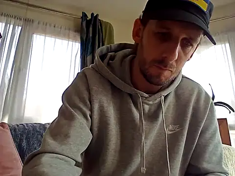 Snapshot of HungKing88 chatting on 01/17/25, 12:31 HungKing88 online show from 01/17/25, 12:31