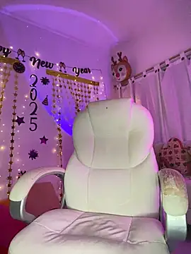 AlisonHoot69 online show from 01/01/25, 07:30