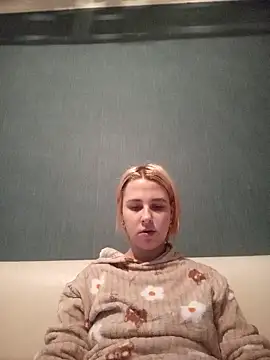 Gussie Bridie online show from 02/18/25, 02:16