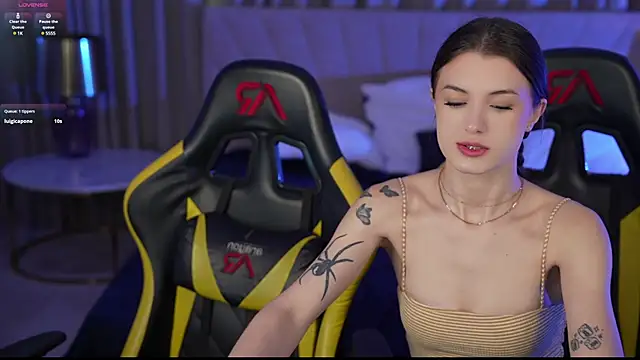 Britney054 online show from 02/20/25, 08:17