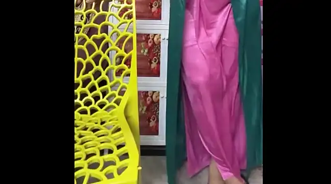 Moody Girl2 online show from 12/27/24, 08:13