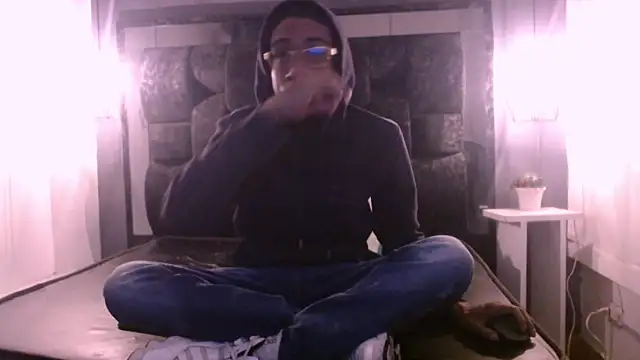 Snapshot of Jose_Smoke chatting on 02/24/25, 10:15 Jose Smoke online show from 02/24/25, 10:15