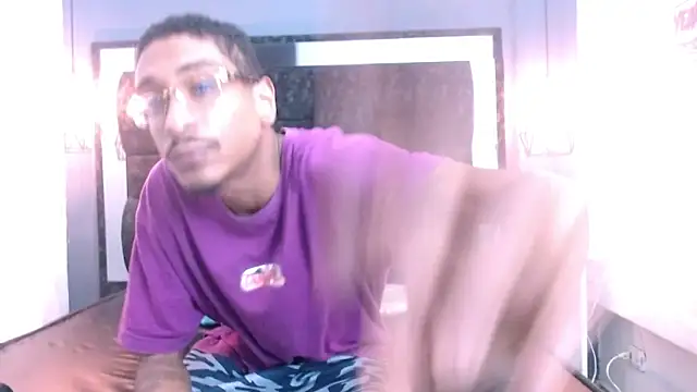 Snapshot of Jose_Smoke chatting on 02/27/25, 03:25 Jose Smoke online show from 02/27/25, 03:25