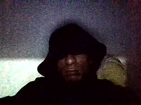 Snapshot of Jose_Smoke chatting on 10/18/25, 04:26 Jose Smoke online show from 10/18/25, 04:26