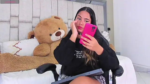 Marilyn-Cooper online show from 01/05/25, 06:46