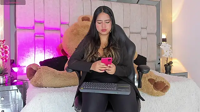 Marilyn-Cooper online show from 02/11/25, 03:50