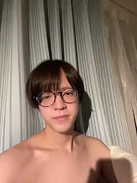 Snapshot of yuuuuma578 chatting on 03/11/25, 03:45 yuuuuma578 online show from 03/11/25, 03:45