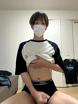 Snapshot of yuuuuma578 chatting on 09/10/25, 04:07 yuuuuma578 online show from 09/10/25, 04:07