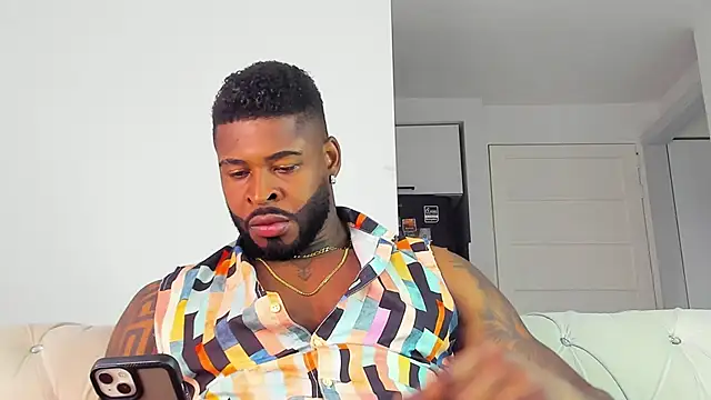 Makonneen online show from 10/30/25, 09:26