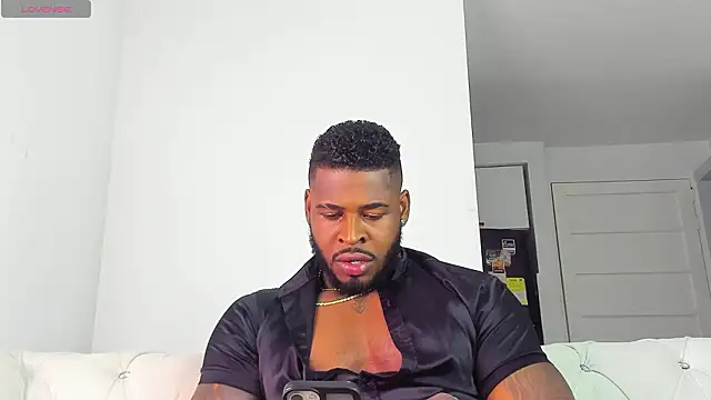 Snapshot of Makonneen chatting on 02/03/26, 06:22 Makonneen online show from 02/03/26, 06:22