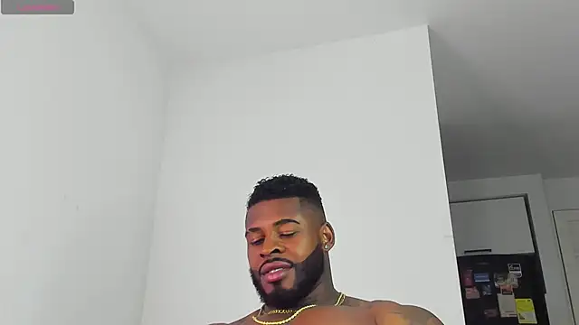 Snapshot of Makonneen chatting on 02/05/26, 04:17 Makonneen online show from 02/05/26, 04:17