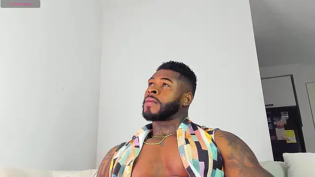 Snapshot of Makonneen chatting on 02/24/26, 10:19 Makonneen online show from 02/24/26, 10:19